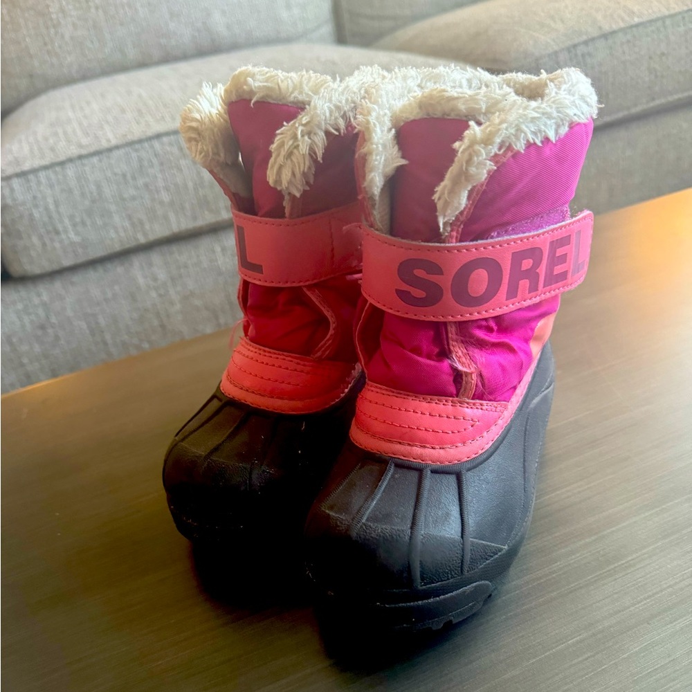 Girls’ Sorel boots size 11 youth. Well loved, but still have life to them!